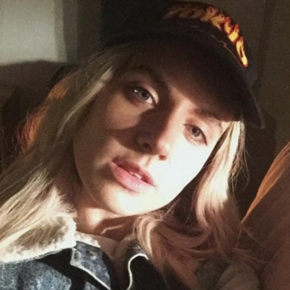 Meet your Posher, Beckhamsposh - Picture 1 of 1